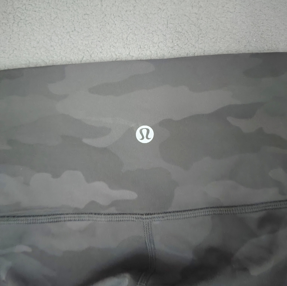 Lululemon Wunder Under High-Rise Crop 31" Full On Luxtreme Leggings Black Camo 6 - Picture 6 of 7
